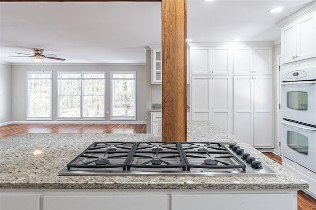 Building Photo - 4571 Huntridge Dr