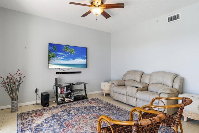 Building Photo - 2BR/2BA Lake View Condo in Heritage Oaks Golf & Country Club