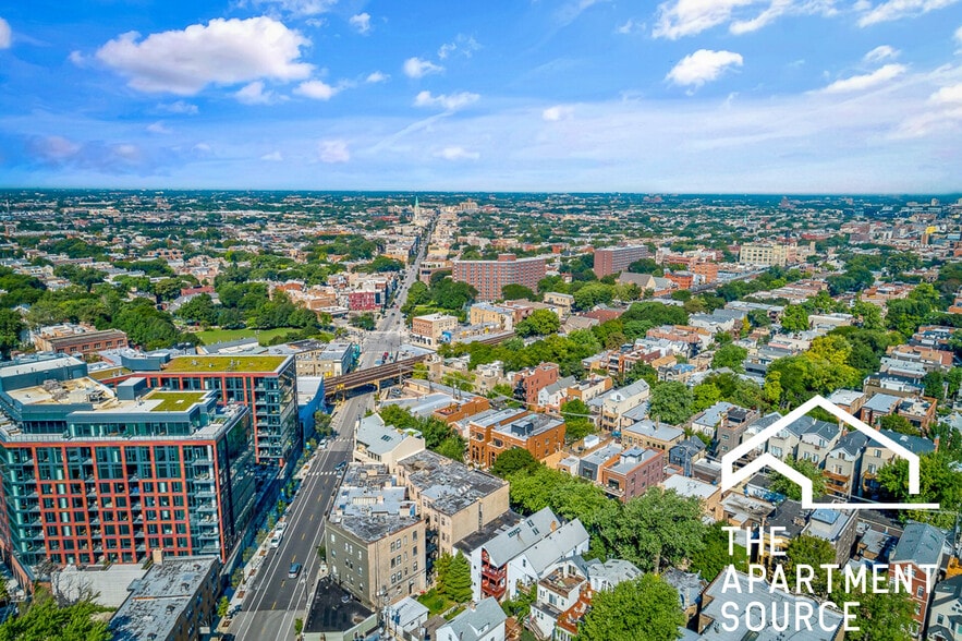 Building Photo - 872 W Lill Ave