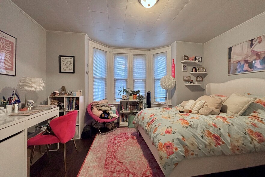 Building Photo - 603 Bennington St