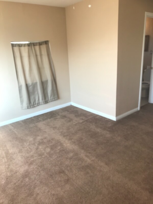 Building Photo - 11815 Nancy Ave