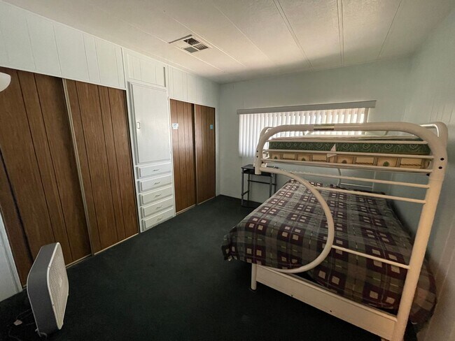 Building Photo - Partially Furnished Manufactured Home on its own Large Corner Lot! *No HOA*