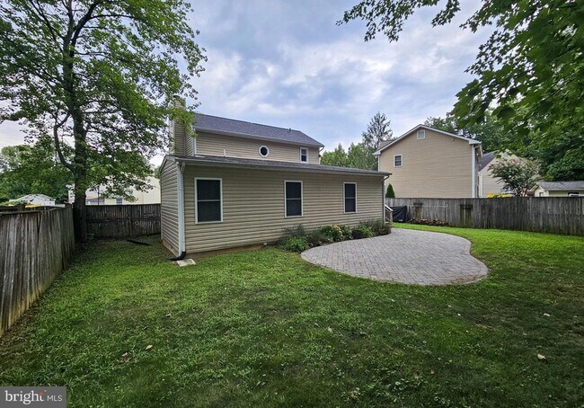 Building Photo - 1036 Hyde Park Dr