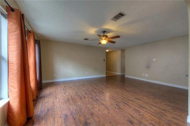 Building Photo - 2513 Glen Field Dr