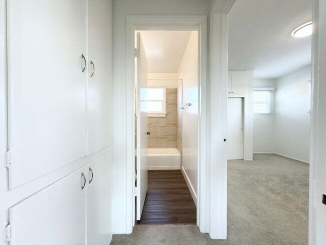 Building Photo - Across From The Beach in South O!