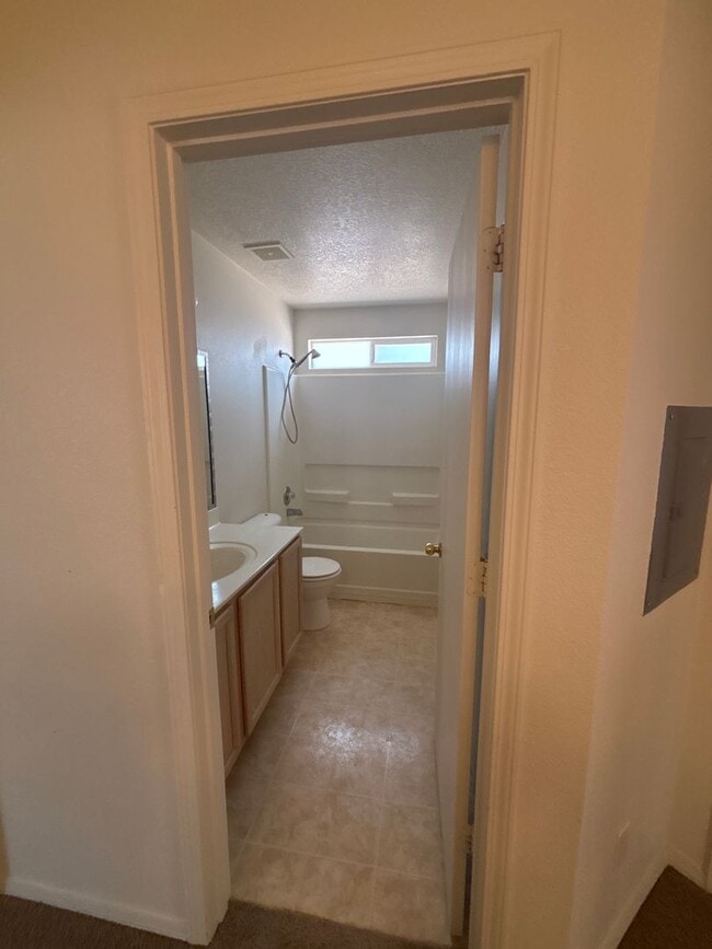 Building Photo - Rental home Near North Hills