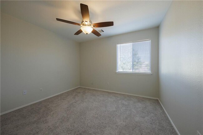 Building Photo - 2905 Rainy River Dr