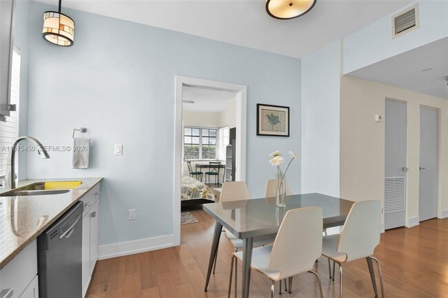 Building Photo - 821 Meridian Ave