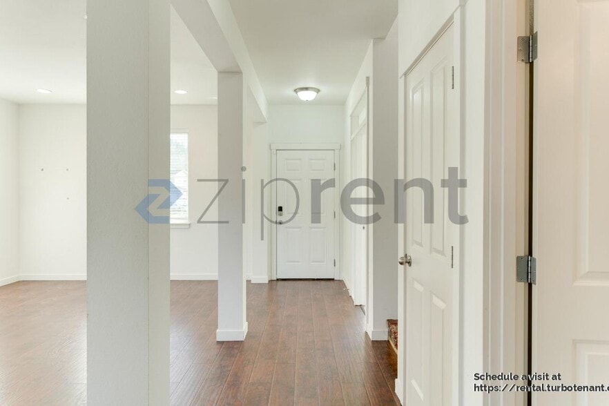 Building Photo - 1521 50th St NE