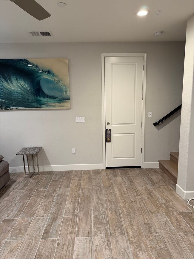 Building Photo - Beautiful Upgraded 4 Bed 3 Bath home in San Ramon Gale Ranch