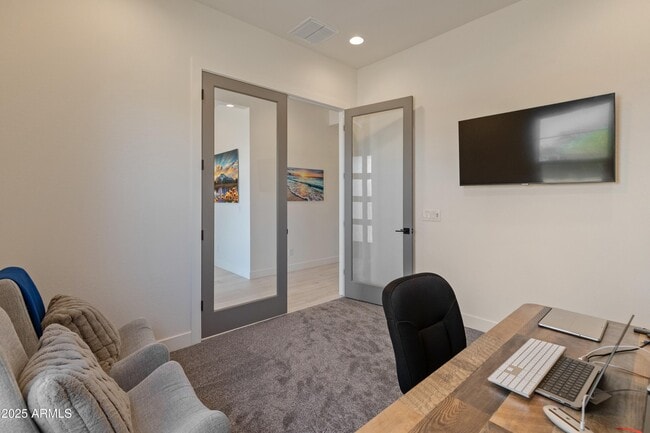 Building Photo - 4236 E Whisper Rock Trl