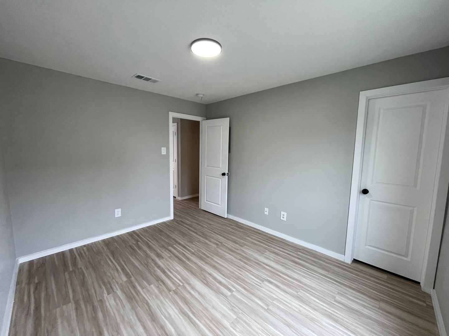 Building Photo - 1603 Benttree Dr