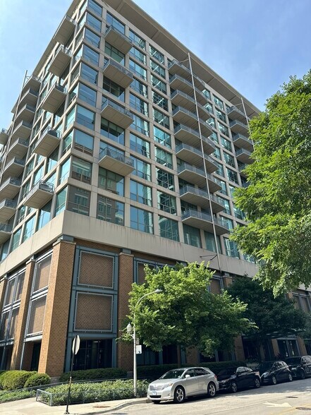Primary Photo - 125 E 13th St