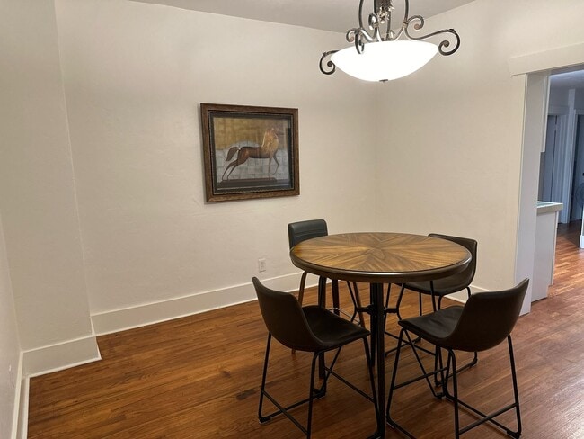 Building Photo - Charming 4BR/2BA Vintage Home in Historic ...