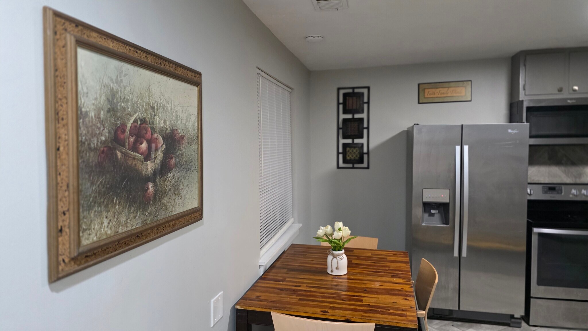 Building Photo - 1417 22nd Ave N