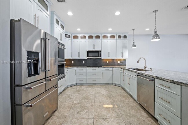 Building Photo - 1852 SW 156th Ave