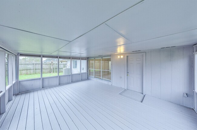 Building Photo - 16926 Manowar Ln