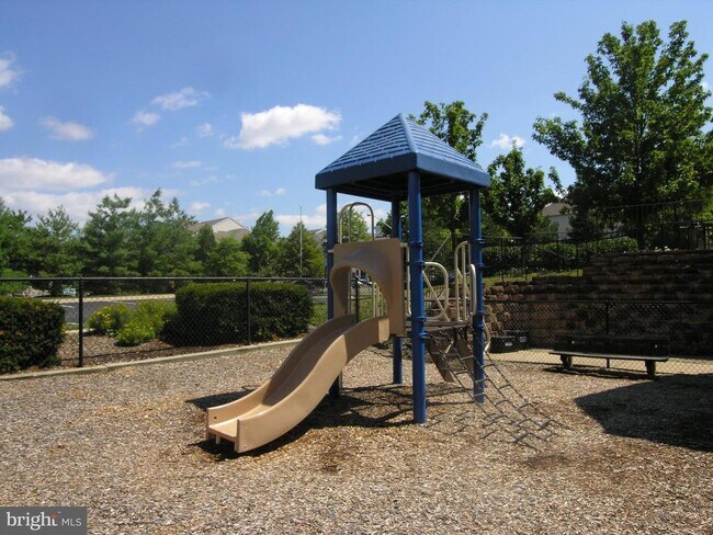 Building Photo - 5958 Founders Hill Dr
