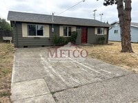 Building Photo - Darling 3 Bedroom Home in Springfield