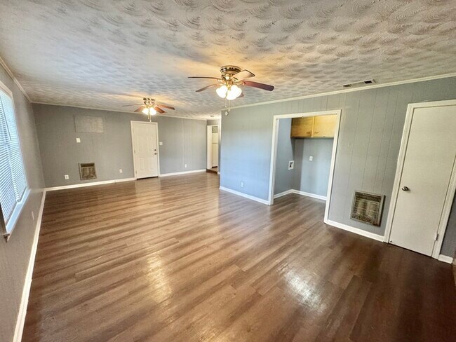 Building Photo - 5157 Horn Lake Rd