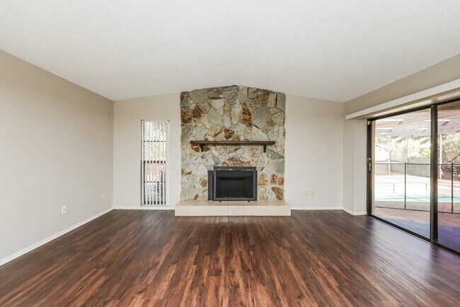 Building Photo - 3610 Fairway Forest Dr