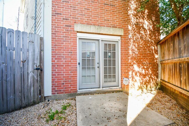 Building Photo - 9711 Marlive Ln