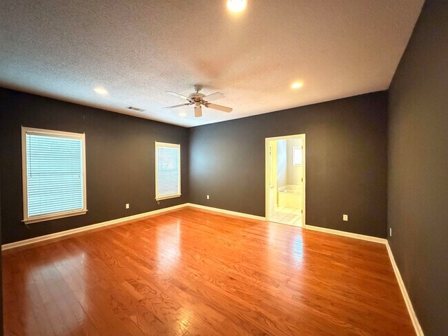 Building Photo - 5019 Rabbit Chase Ln