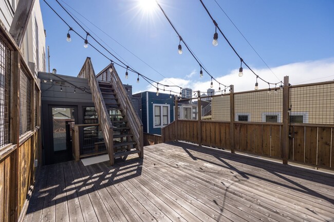 Building Photo - 558-560 Greenwich Street (1067r)