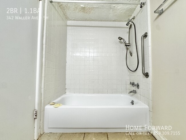 Building Photo - 342 Waller Ave