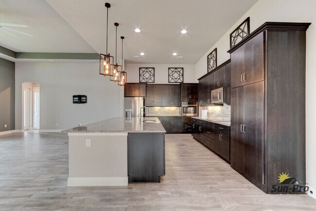 Building Photo - 6263 W Fallsgrove Ln