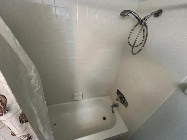 Building Photo - 224 Vista Grande Dr