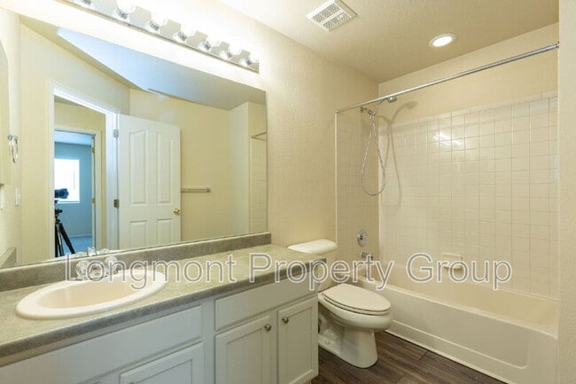 Building Photo - 1404 Tonkin Pl