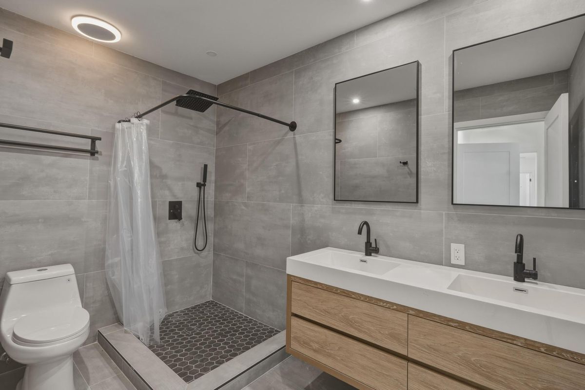 Building Photo - 461 SW 1st St