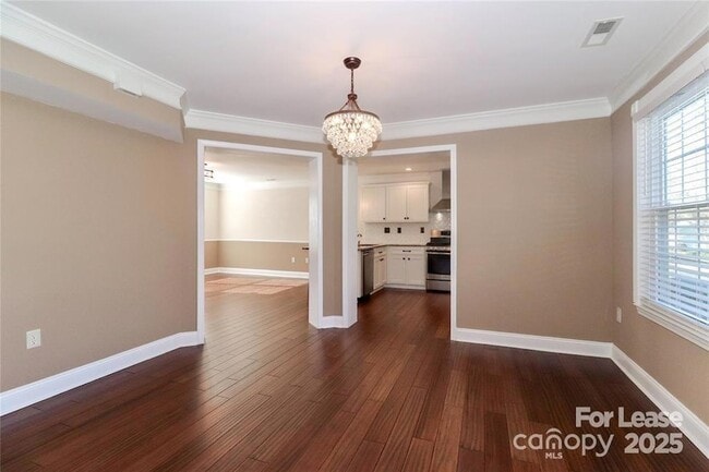 Building Photo - 9408 Meadowmont View Dr