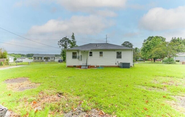 Building Photo - 7725 Fayver Ave