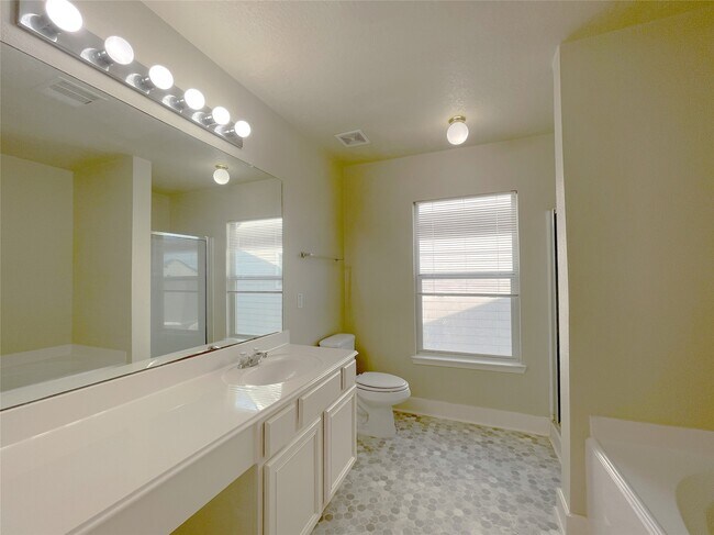 Building Photo - 20806 Settlers Lake Cir