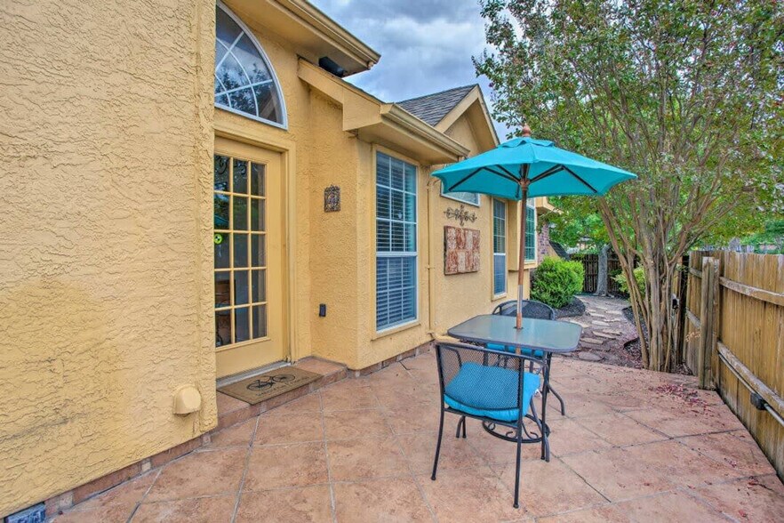 Building Photo - 6325 Wildhaven Dr