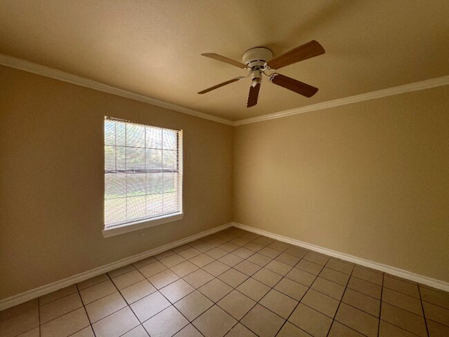 Building Photo - 301 E Locust St