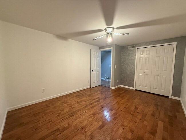 Building Photo - 32 Brown Ln
