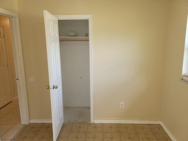 Building Photo - 3105 Langston Dr