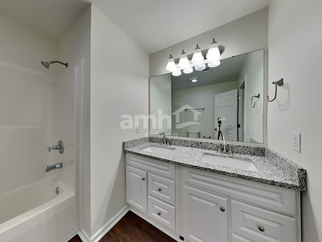 Building Photo - 12 Bittercrest Ct