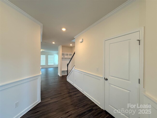Building Photo - 14929 Baldridge Dr