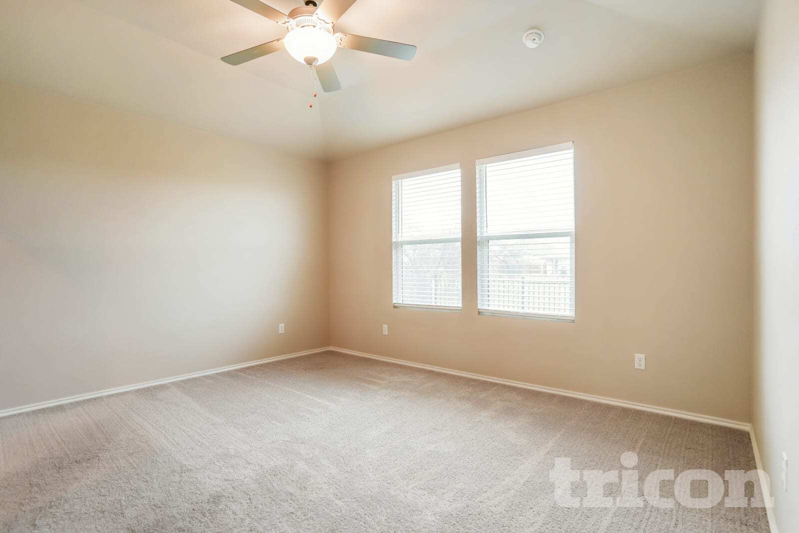 Building Photo - 5300 Saddle Clb Dr