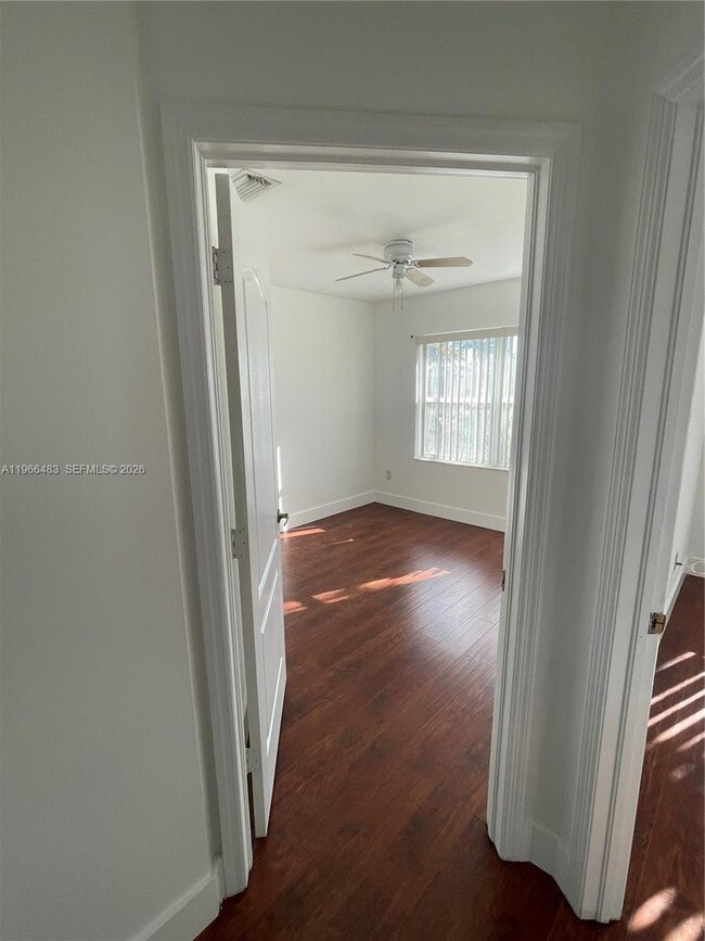 Building Photo - 703 NE 195th St