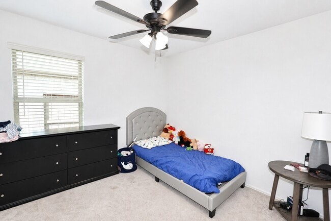 Building Photo - 7430 Clover Chase Dr