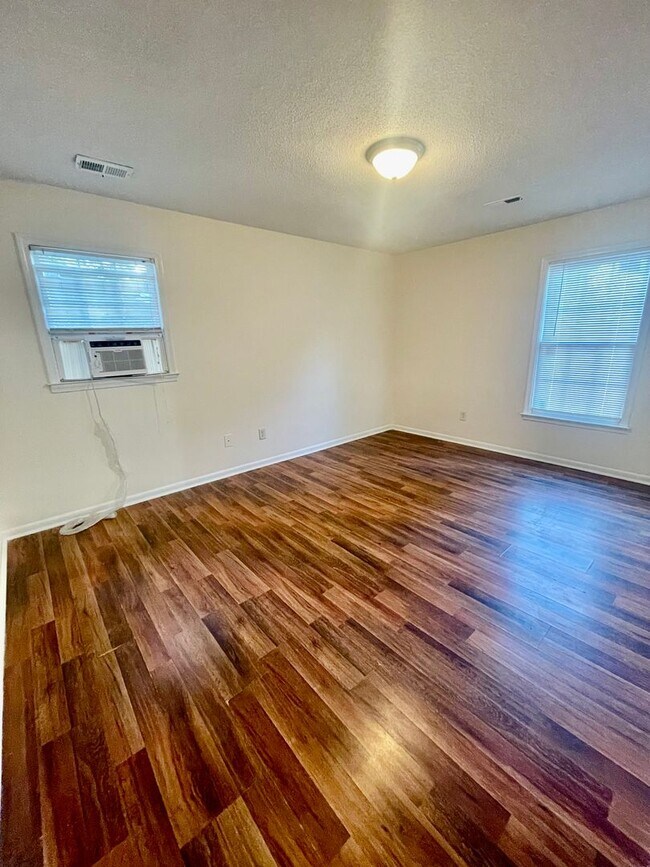 Building Photo - Must see ,This 3-bedroom, 1-bath home in Rock Hill South Carolina,