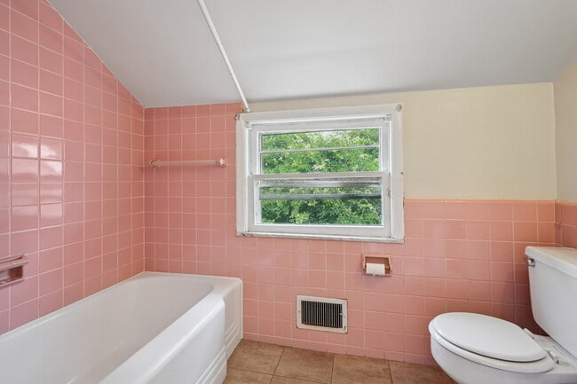 Building Photo - 18 Dorison Dr