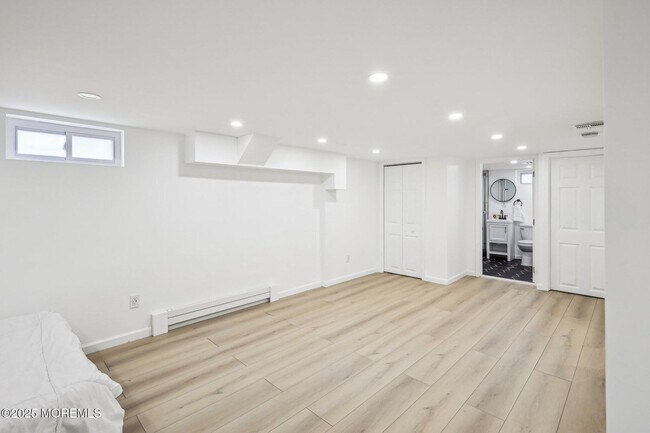 Building Photo - 120 Hulick Pl