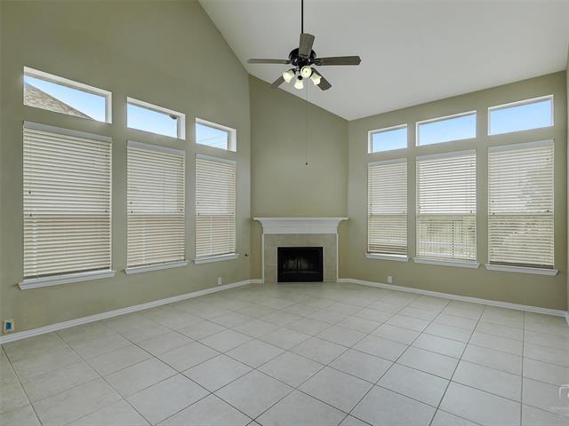 Building Photo - 1041 Crystal Lake Dr