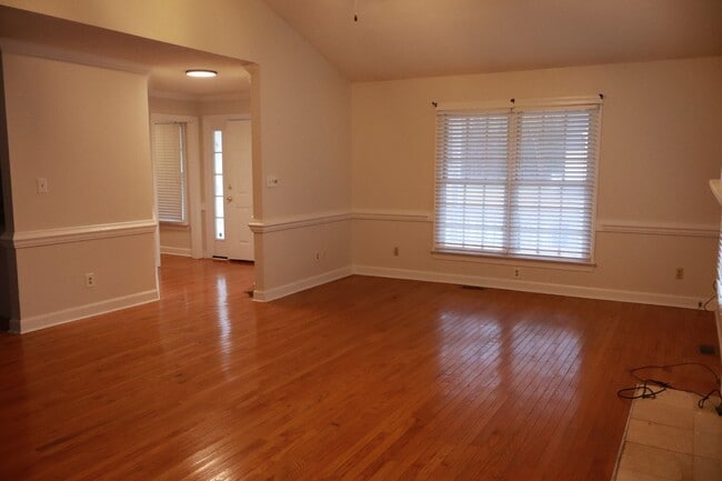 Building Photo - 3706 Trace Dr